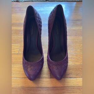 Bottega Veneta Intrecciato Weave Burgundy Pumps